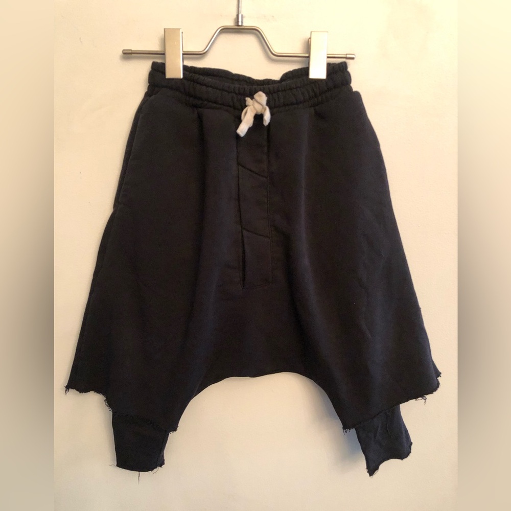 Nununu Unisex Black Harem Sweatshorts with leggings 4-5 years
